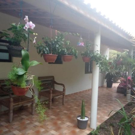 Suites Proximo Ao Rio Jaguareguava Em Bertioga Exteriör bild