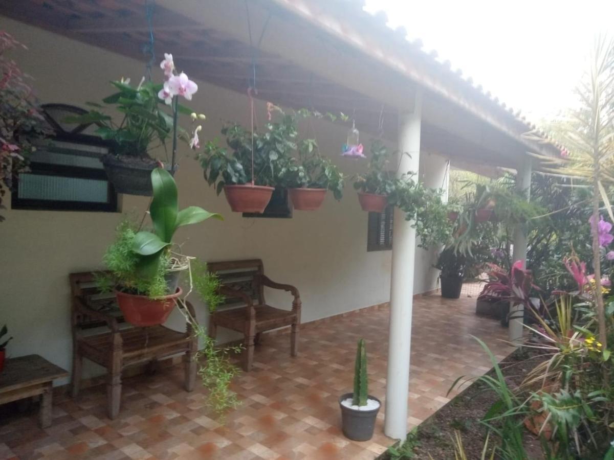 Suites Proximo Ao Rio Jaguareguava Em Bertioga Exteriör bild